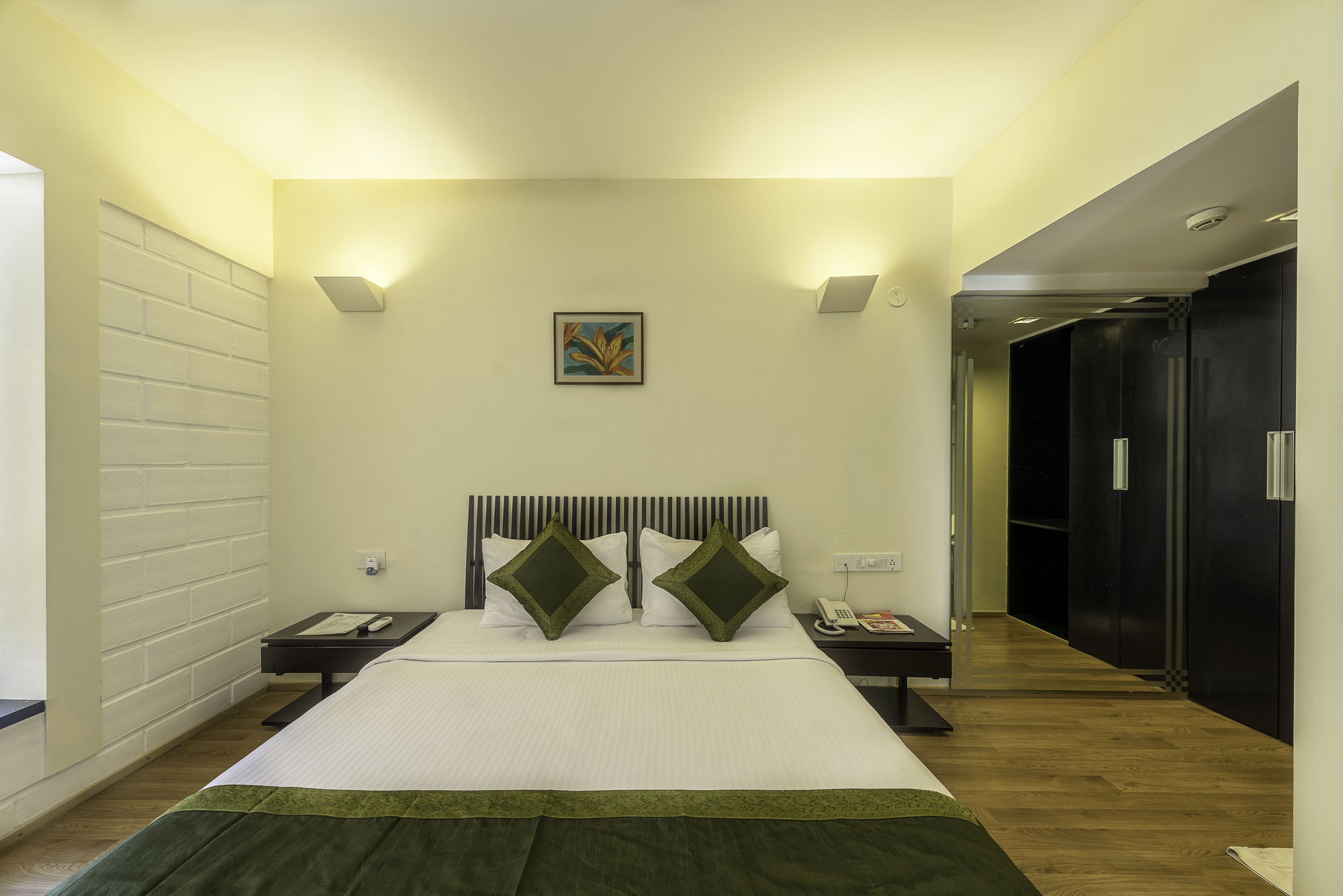 Treebo Trend Spektrum Suites Mysore Luaran gambar