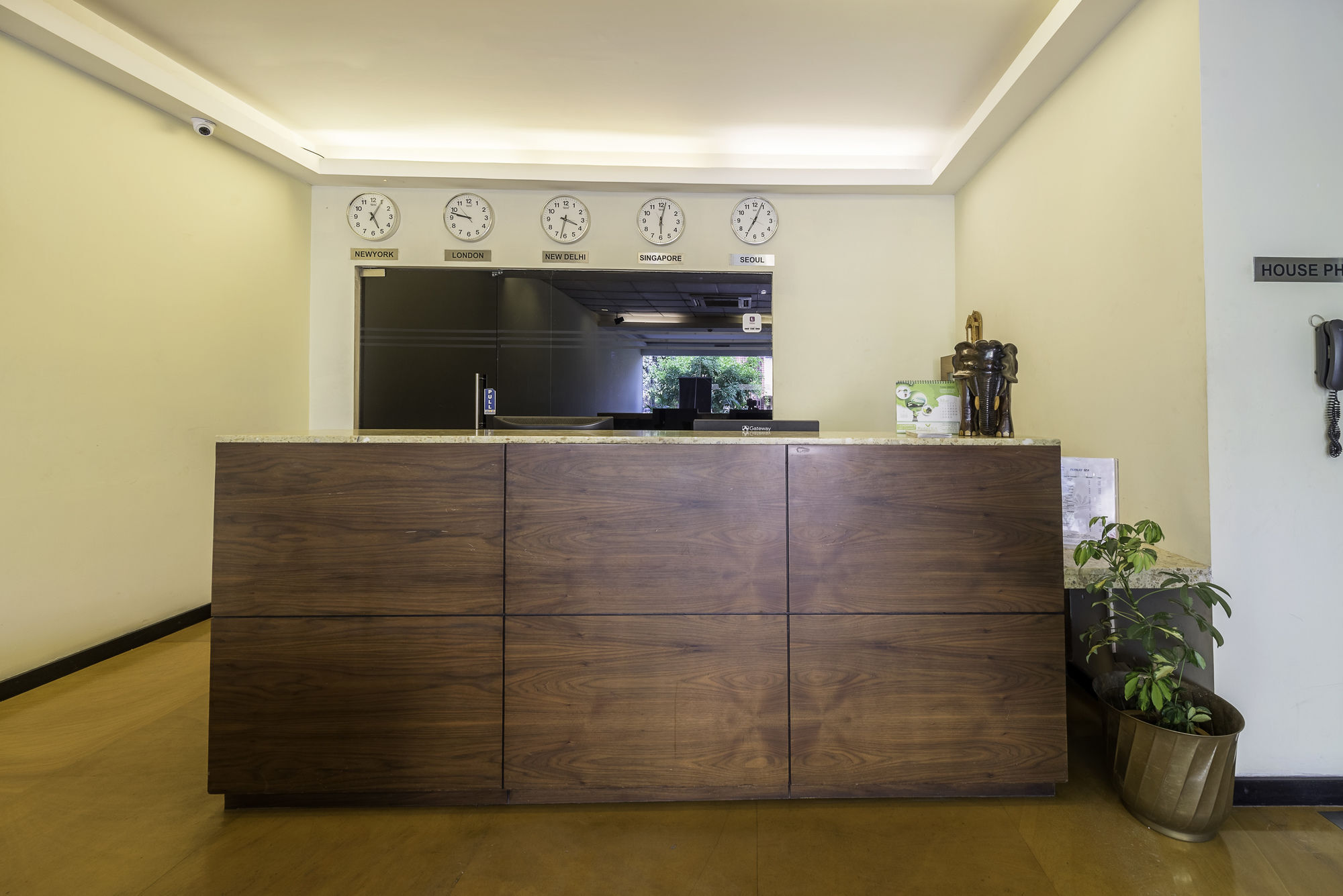 Treebo Trend Spektrum Suites Mysore Luaran gambar